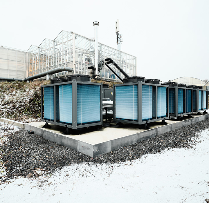 Commercial heat pumps in a system - created for a greenhouse in Norway